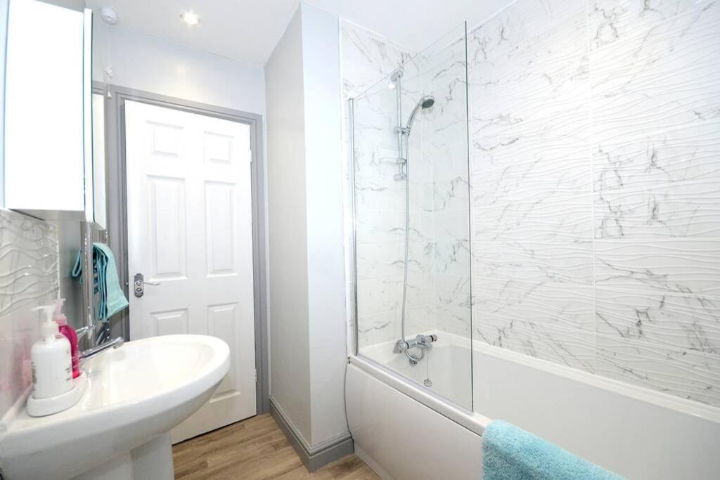 Renovated House Near Darlington Train Station. Villa Екстериор снимка